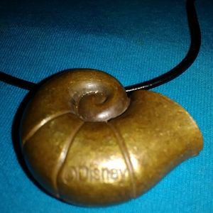 Secret Honey Ursula poor unfortunate soul necklace